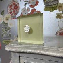 Load image into Gallery viewer, Spring Floral Intaglio - Green